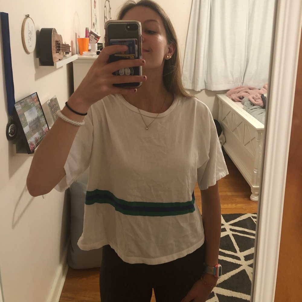 White crop with stripe